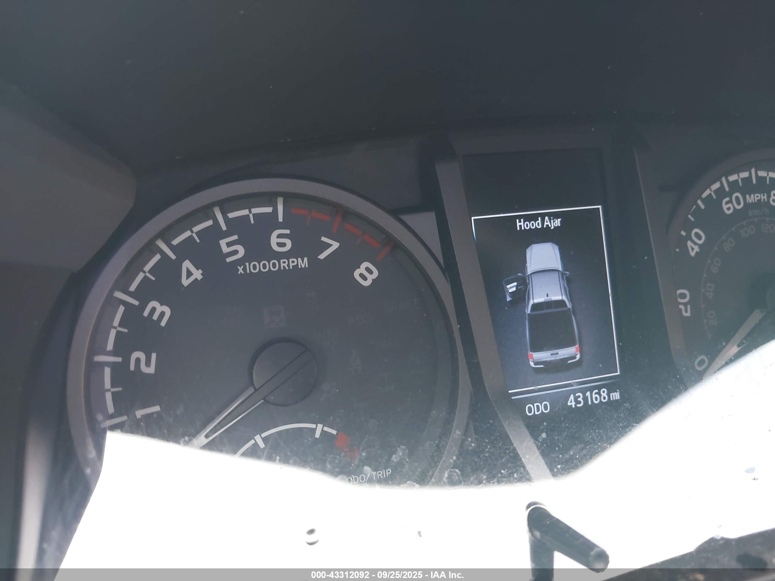 2018 Toyota Tacoma Trd Sport Белый vin: 3TMAZ5CN1JM078011
