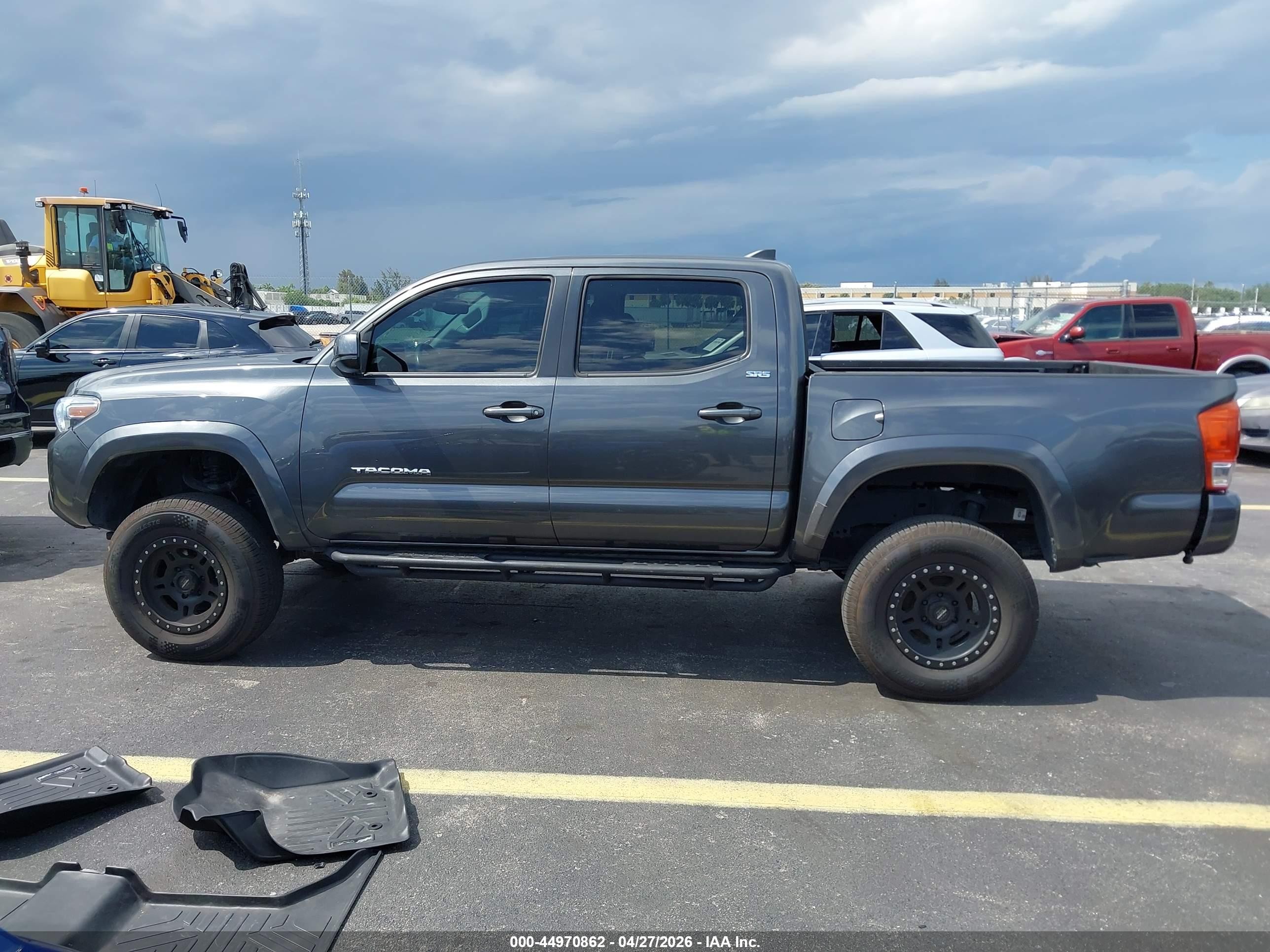 2019 Toyota Tacoma Sr5 V6 Серый vin: 3TMAZ5CN2KM095126