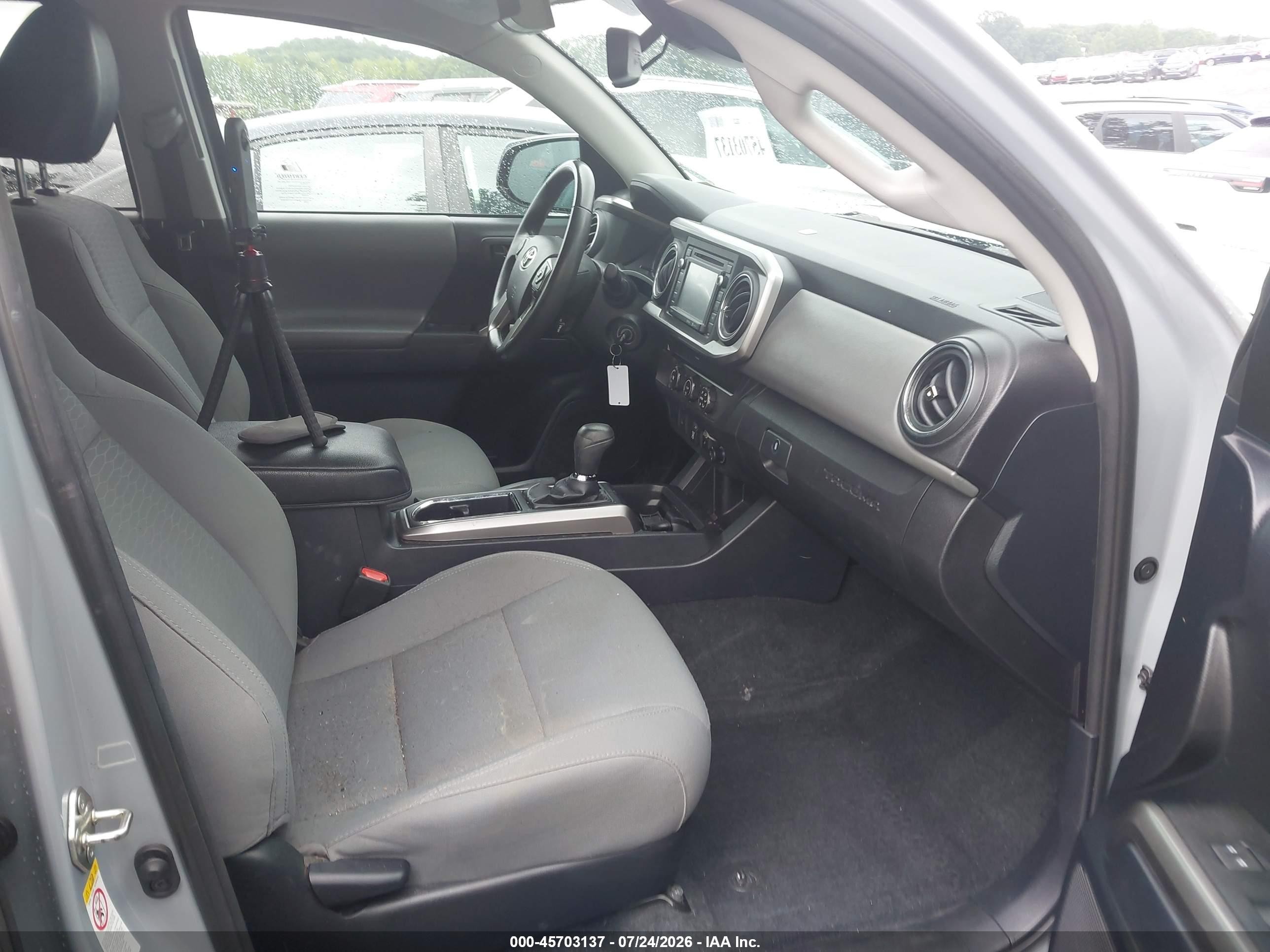 2019 Toyota Tacoma Sr5 V6 Серебряный vin: 3TMAZ5CN5KM093371