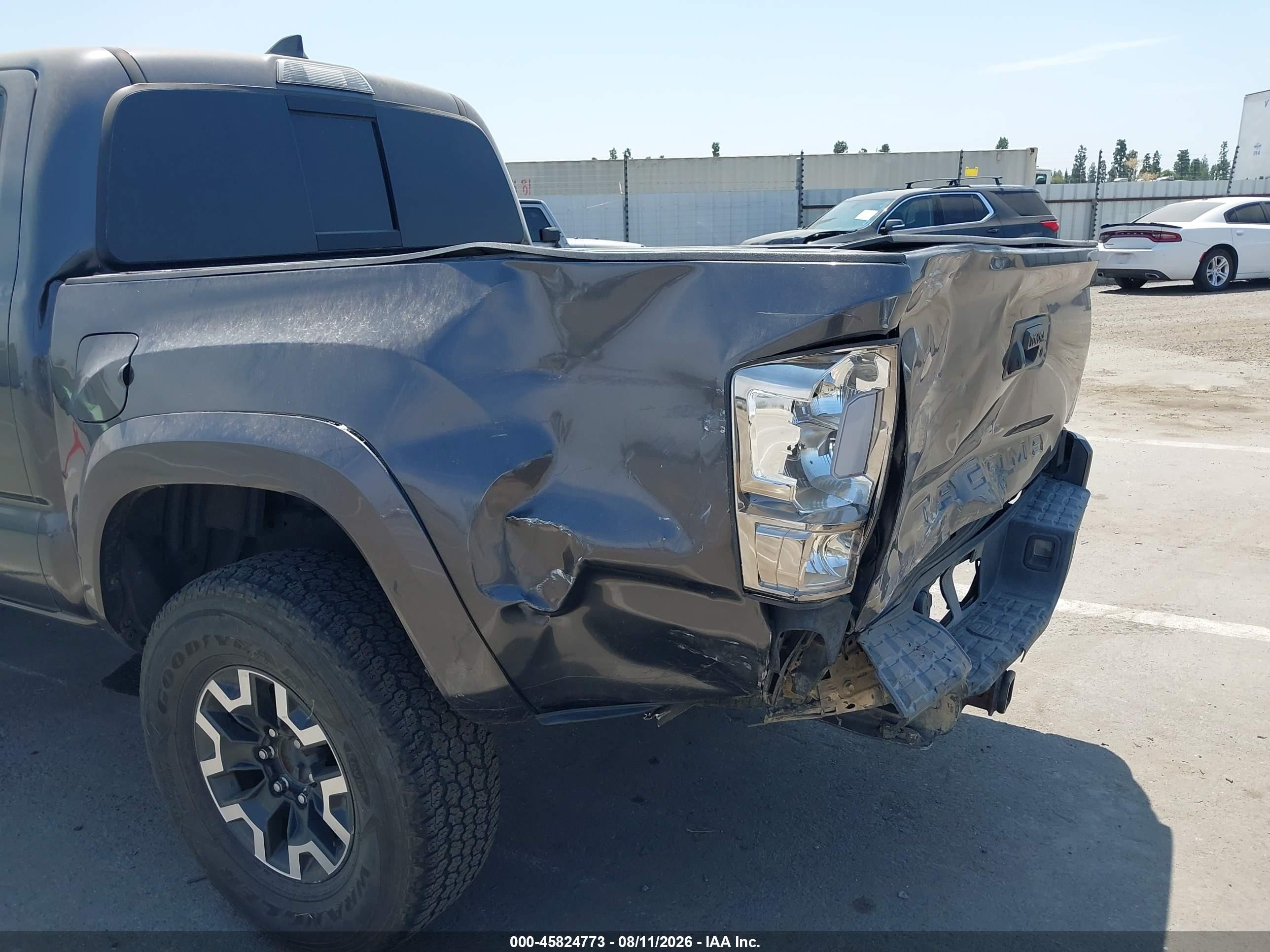 2017 Toyota Tacoma Trd Sport Gray vin: 3TMAZ5CN6HM040171