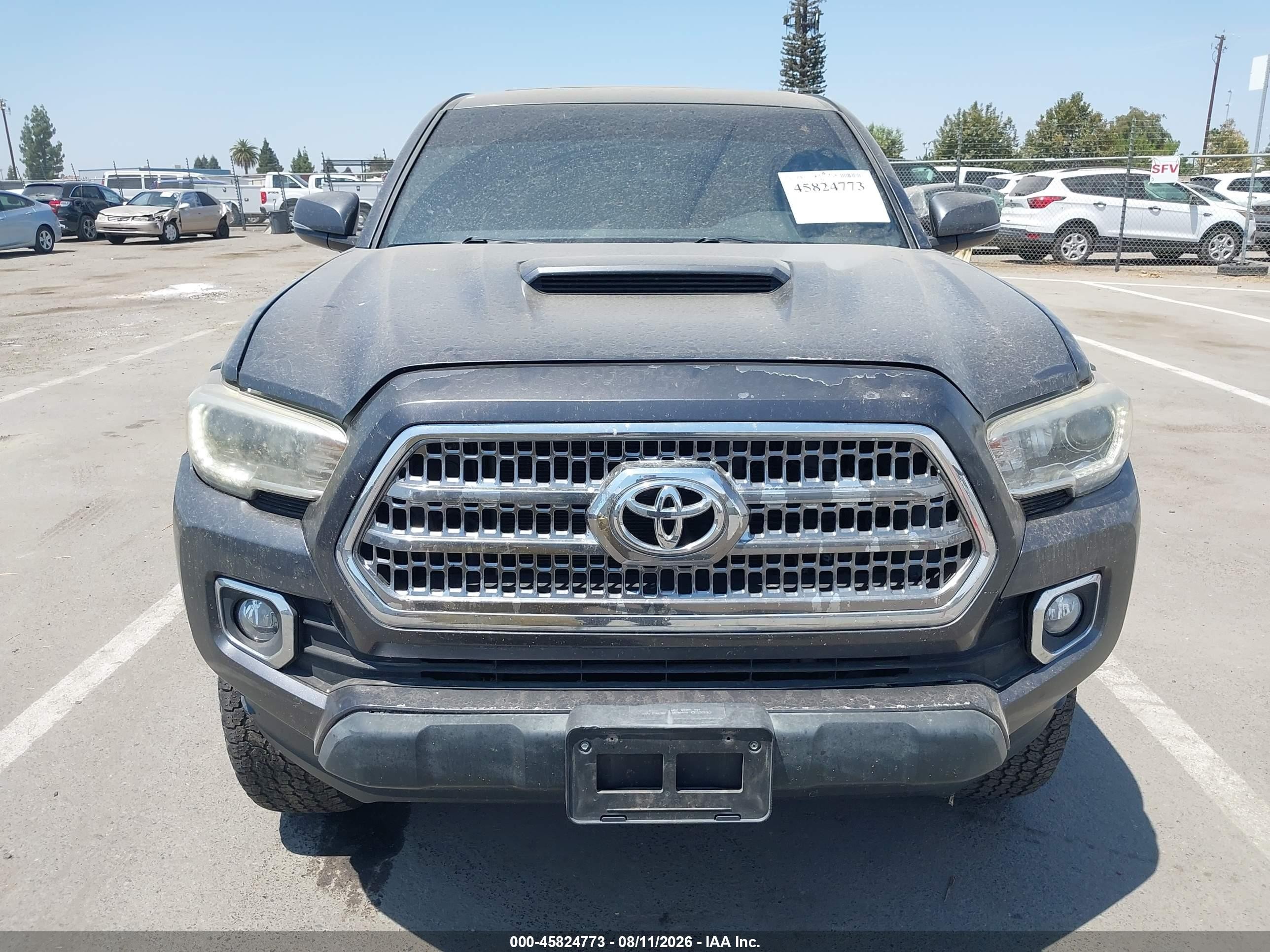 2017 Toyota Tacoma Trd Sport Gray vin: 3TMAZ5CN6HM040171