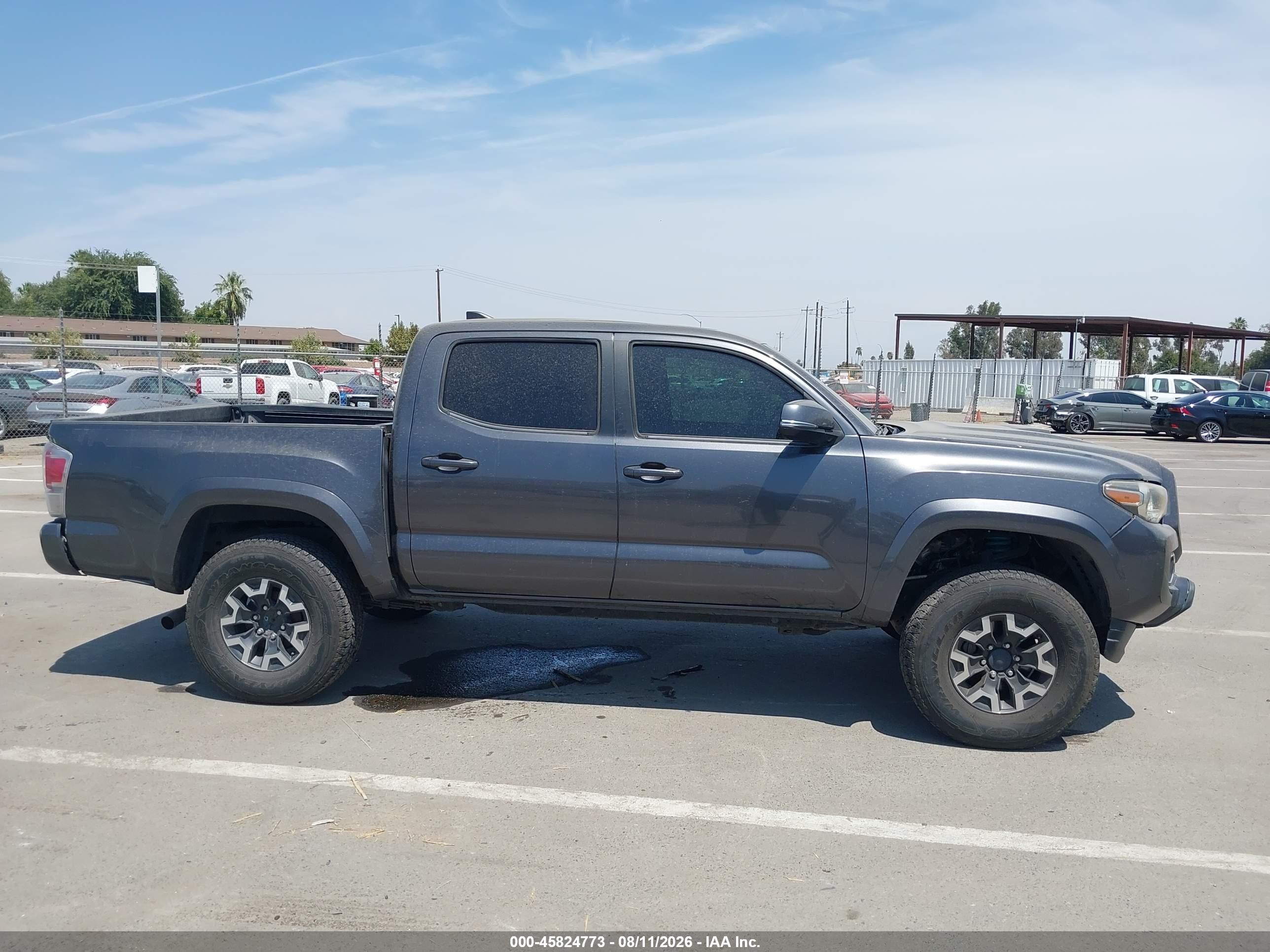 2017 Toyota Tacoma Trd Sport Gray vin: 3TMAZ5CN6HM040171