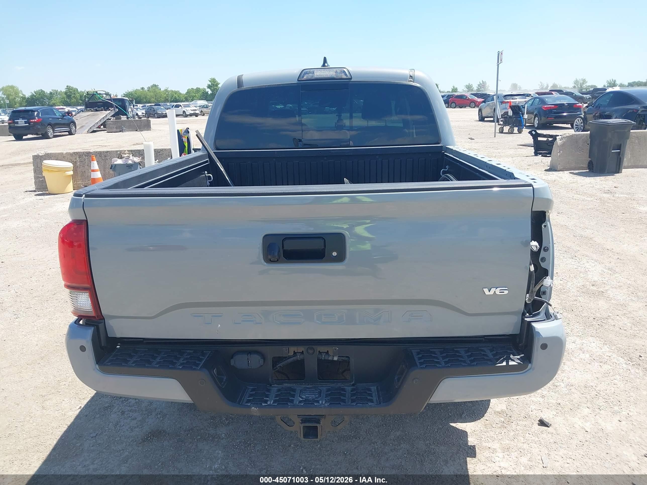 2019 Toyota Tacoma Trd Sport Серый vin: 3TMAZ5CN6KM080600