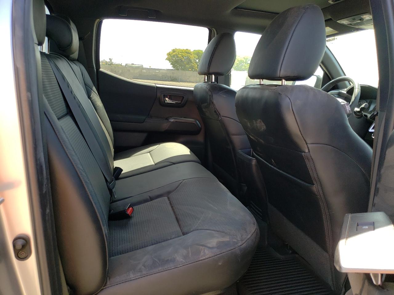 2022 Toyota Tacoma Double Cab Серебряный vin: 3TMAZ5CN6NM172035