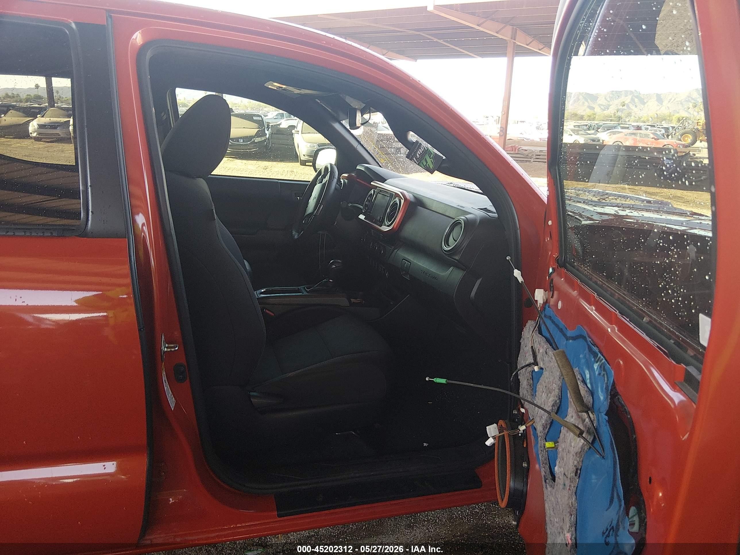 2017 Toyota Tacoma Trd Sport Orange vin: 3TMAZ5CN8HM034565