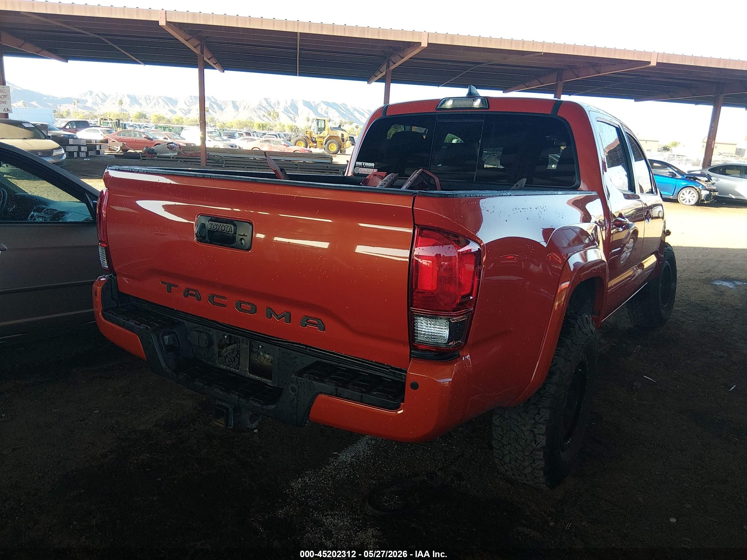 2017 Toyota Tacoma Trd Sport Orange vin: 3TMAZ5CN8HM034565