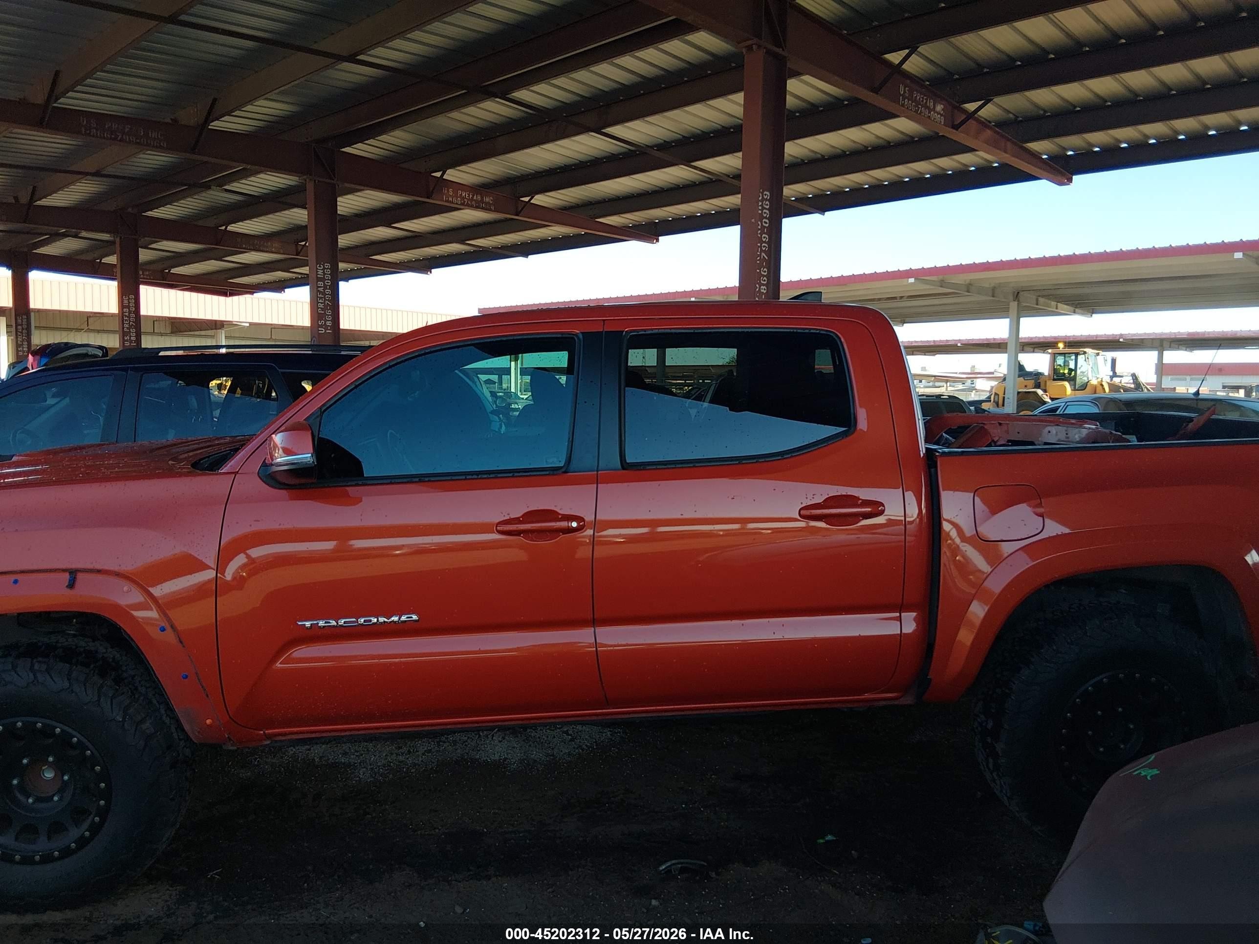 2017 Toyota Tacoma Trd Sport Orange vin: 3TMAZ5CN8HM034565