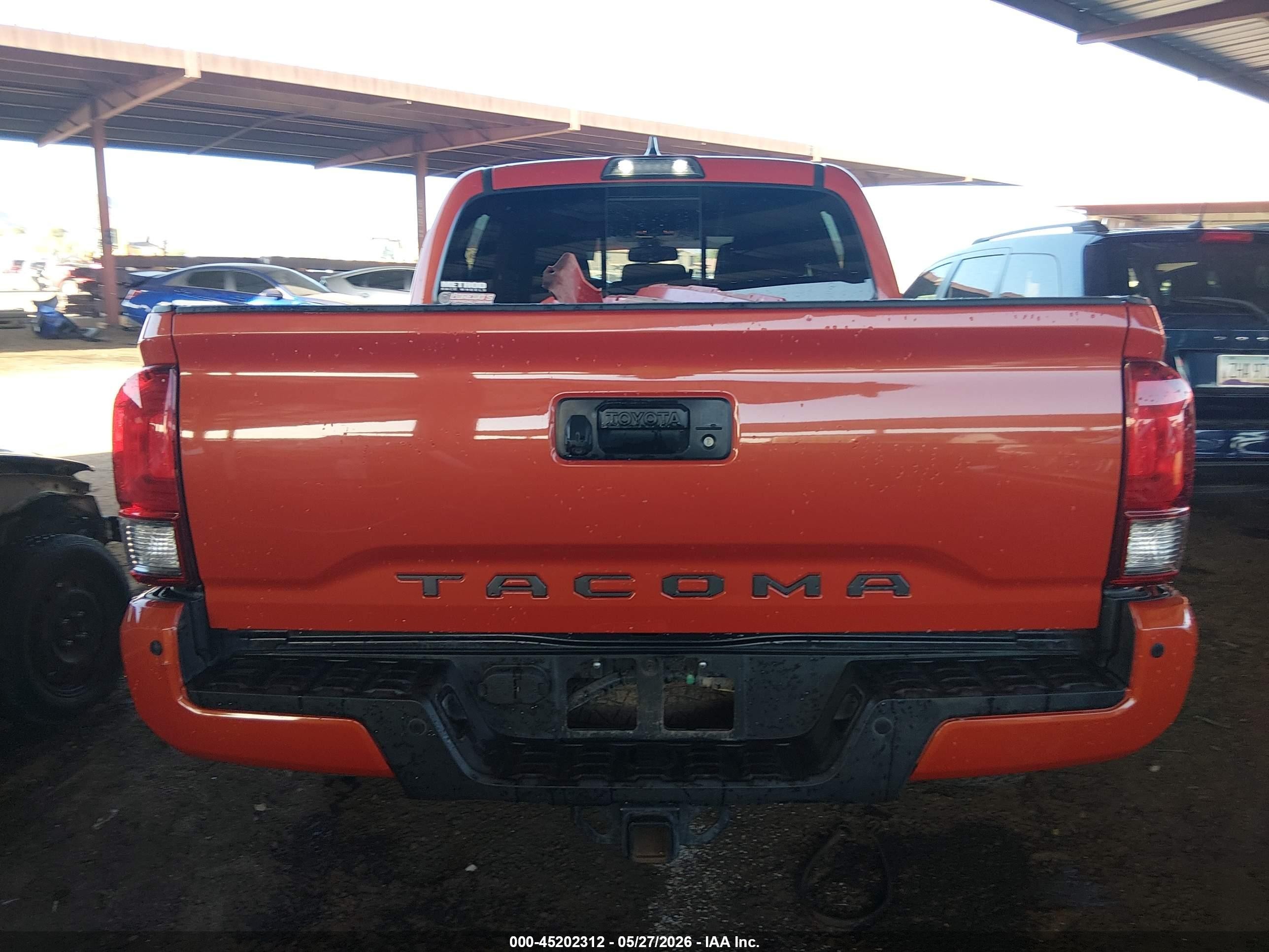2017 Toyota Tacoma Trd Sport Orange vin: 3TMAZ5CN8HM034565