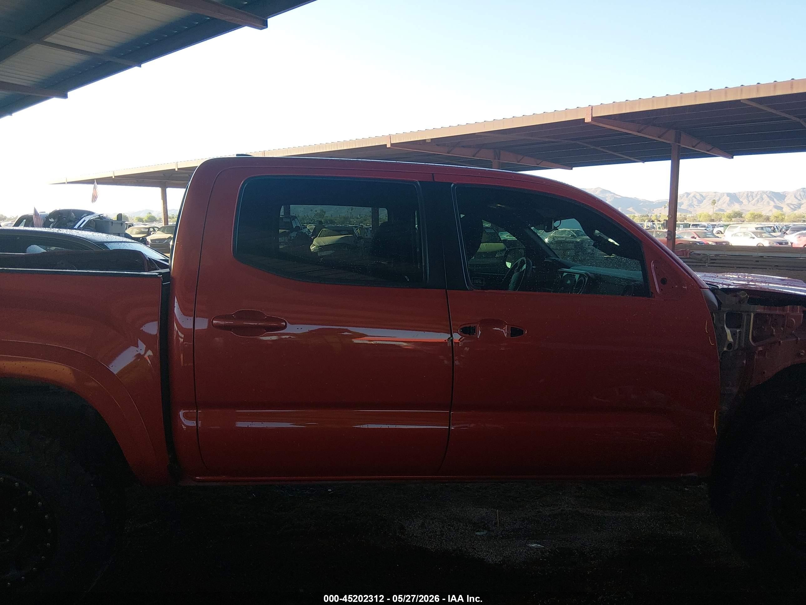 2017 Toyota Tacoma Trd Sport Orange vin: 3TMAZ5CN8HM034565