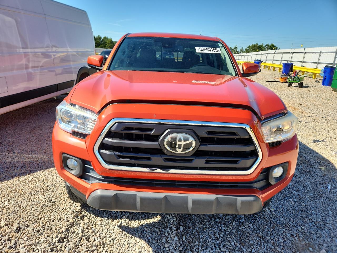 2018 Toyota Tacoma Sr5 V6 Оранжевый vin: 3TMAZ5CN8JM061500