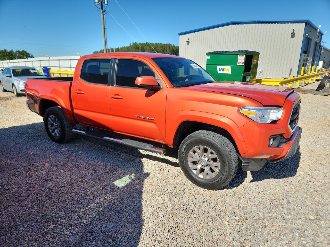 2018 Toyota Tacoma Sr5 V6 Оранжевый vin: 3TMAZ5CN8JM061500