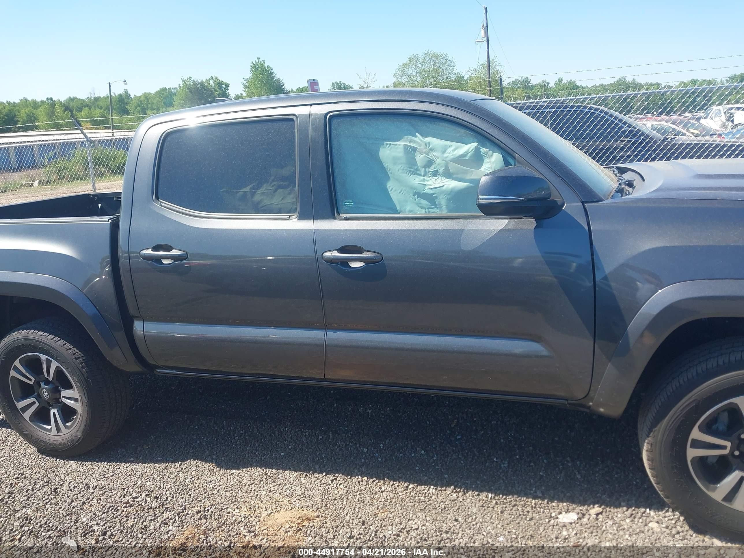 2019 Toyota Tacoma Trd Sport Gray vin: 3TMAZ5CN9KM099786