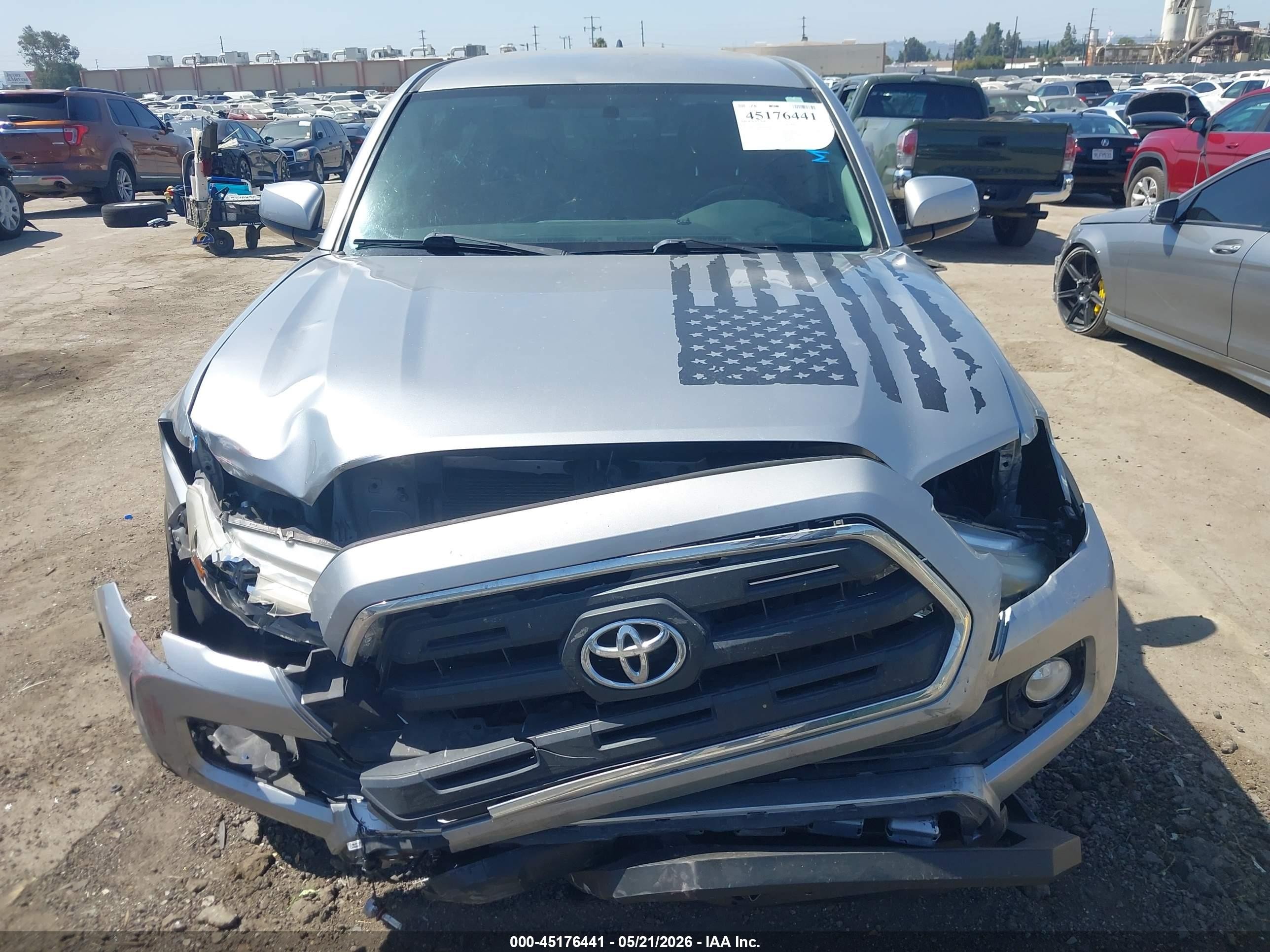 2017 Toyota Tacoma Sr5 V6 Серебряный vin: 3TMAZ5CNXHM030050