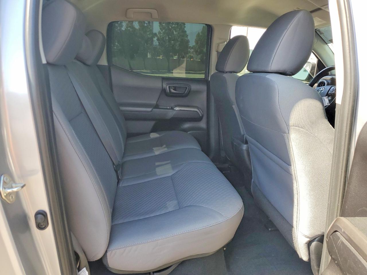 2021 Toyota Tacoma Sr5 V6 Silver vin: 3TMAZ5CNXMM140803