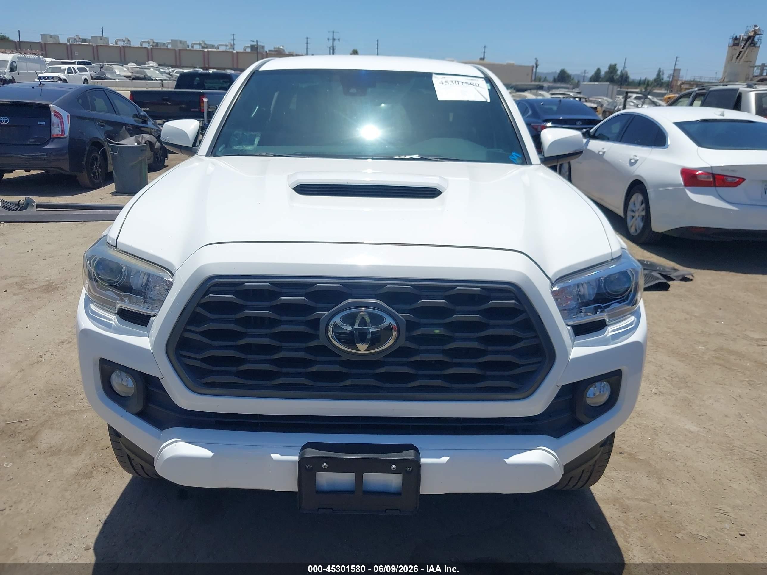 2020 Toyota Tacoma Trd Sport White vin: 3TMBZ5DN0LM025693