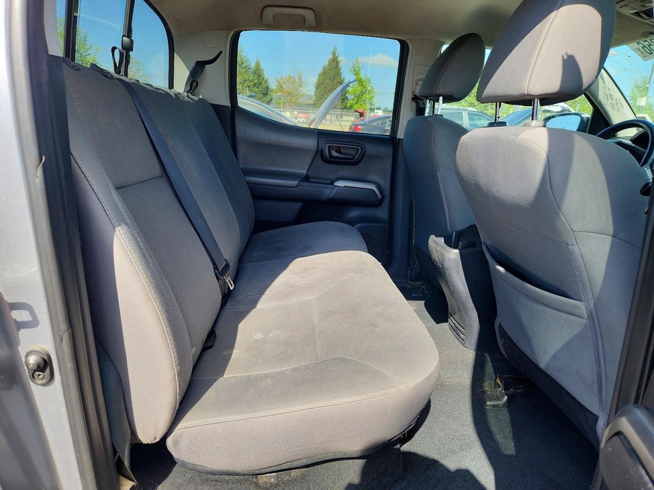 2016 Toyota Tacoma Sr5 V6 Silver vin: 3TMBZ5DN3GM005203