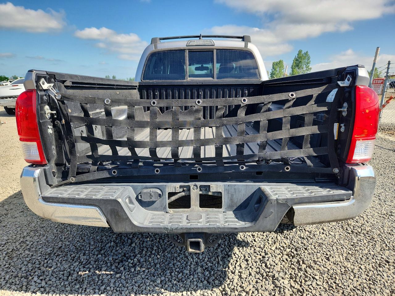 2016 Toyota Tacoma Sr5 V6 Silver vin: 3TMBZ5DN3GM005203