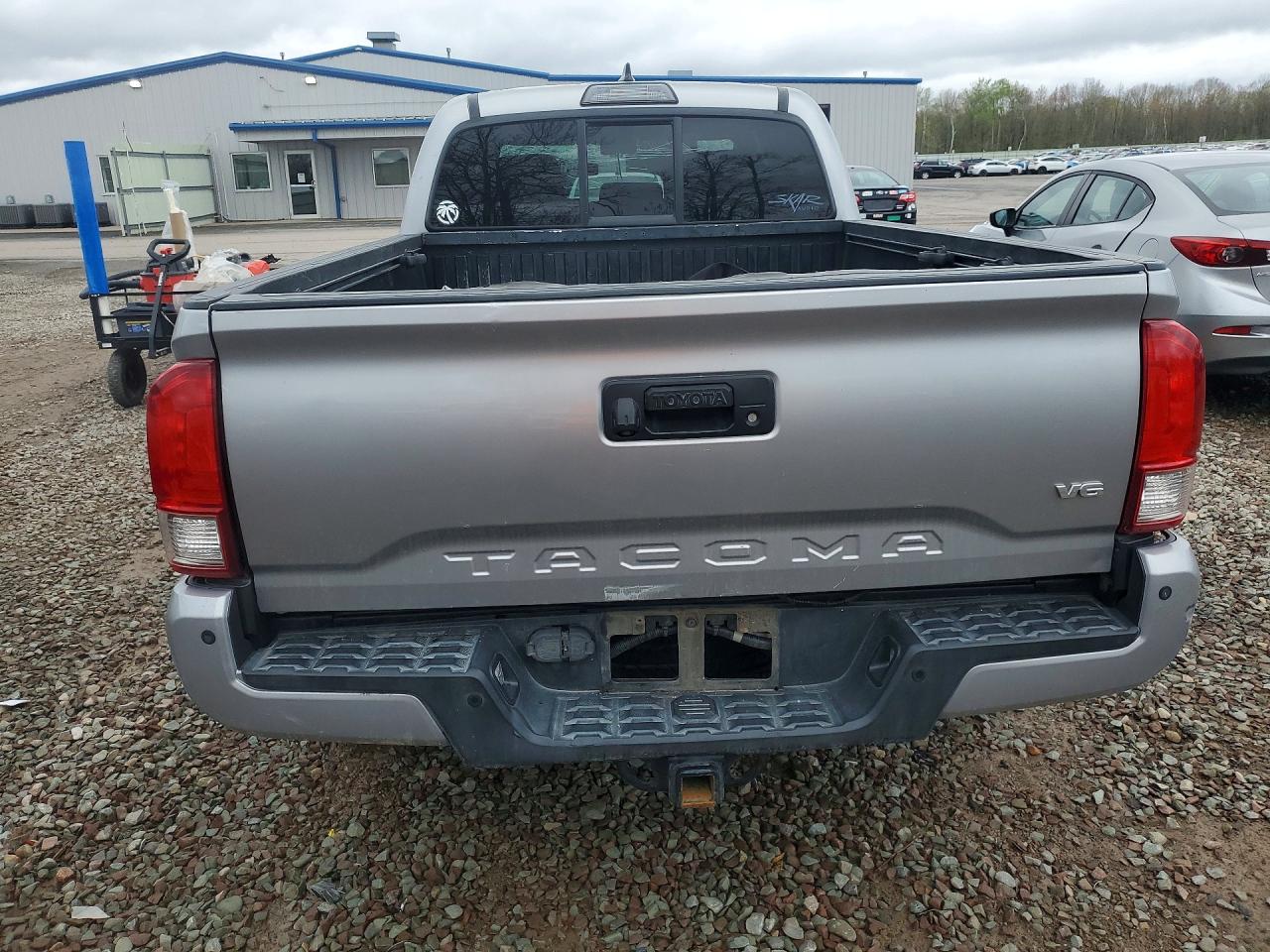 2016 Toyota Tacoma Sr5 V6 Silver vin: 3TMBZ5DN7GM004121