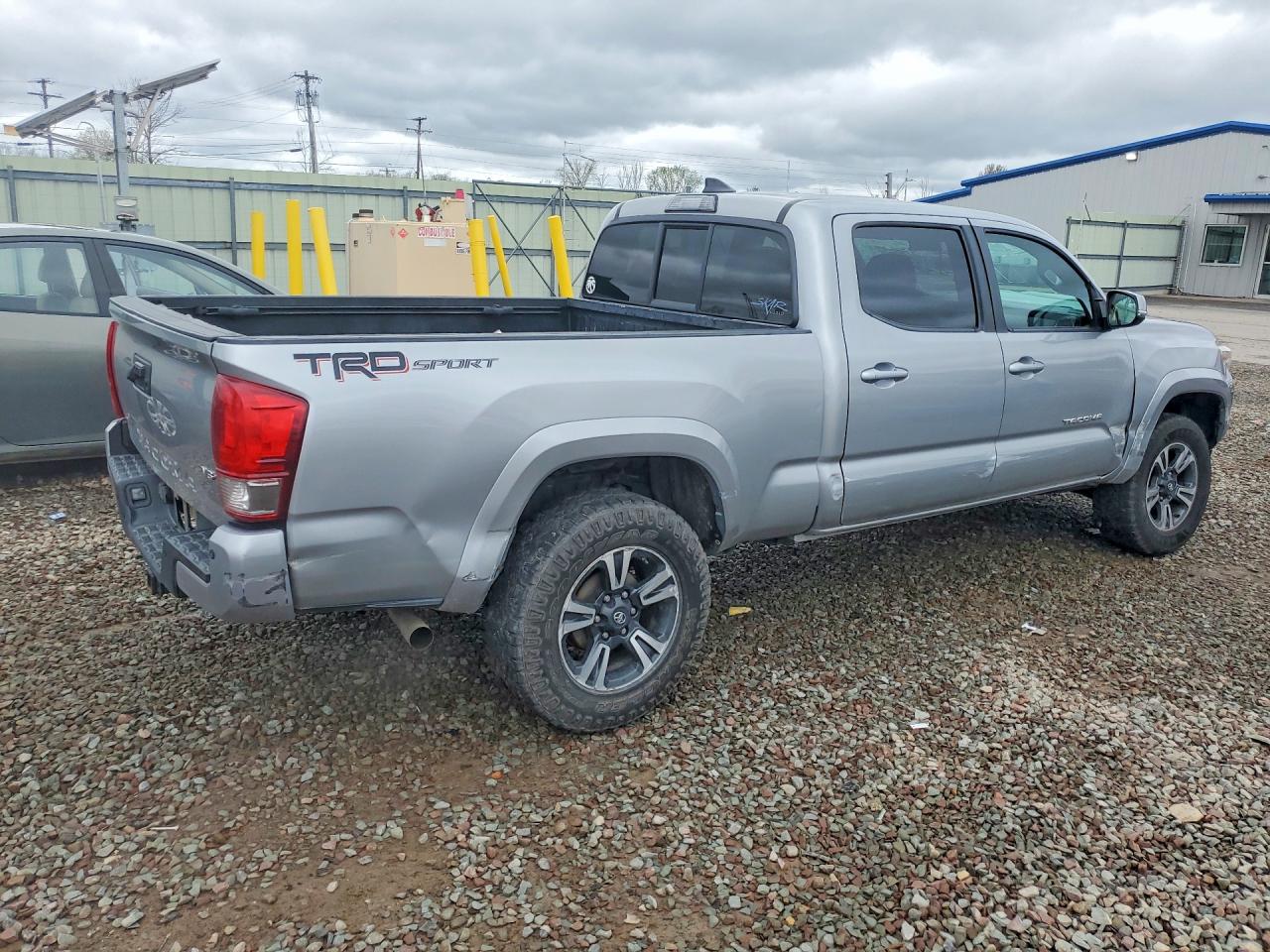 2016 Toyota Tacoma Sr5 V6 Silver vin: 3TMBZ5DN7GM004121