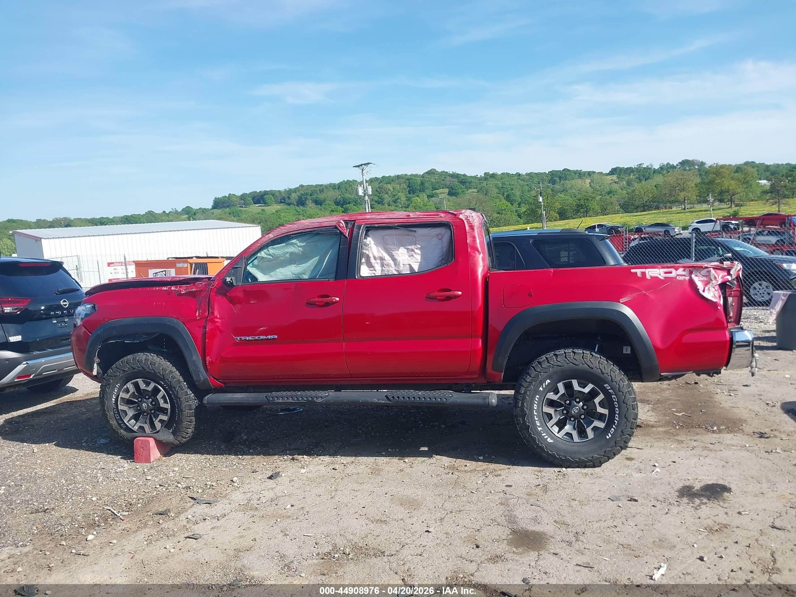2017 Toyota Tacoma Trd Off Road Red vin: 3TMCZ5AN0HM061707