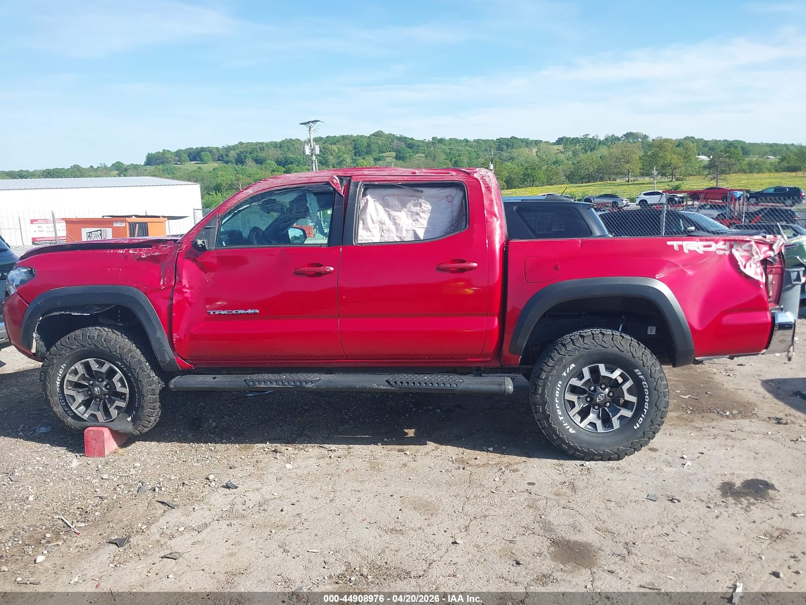 2017 Toyota Tacoma Trd Off Road Red vin: 3TMCZ5AN0HM061707