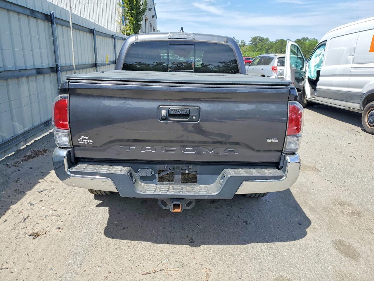 2021 Toyota Tacoma Trd Off-road Charcoal vin: 3TMCZ5AN0MM393592