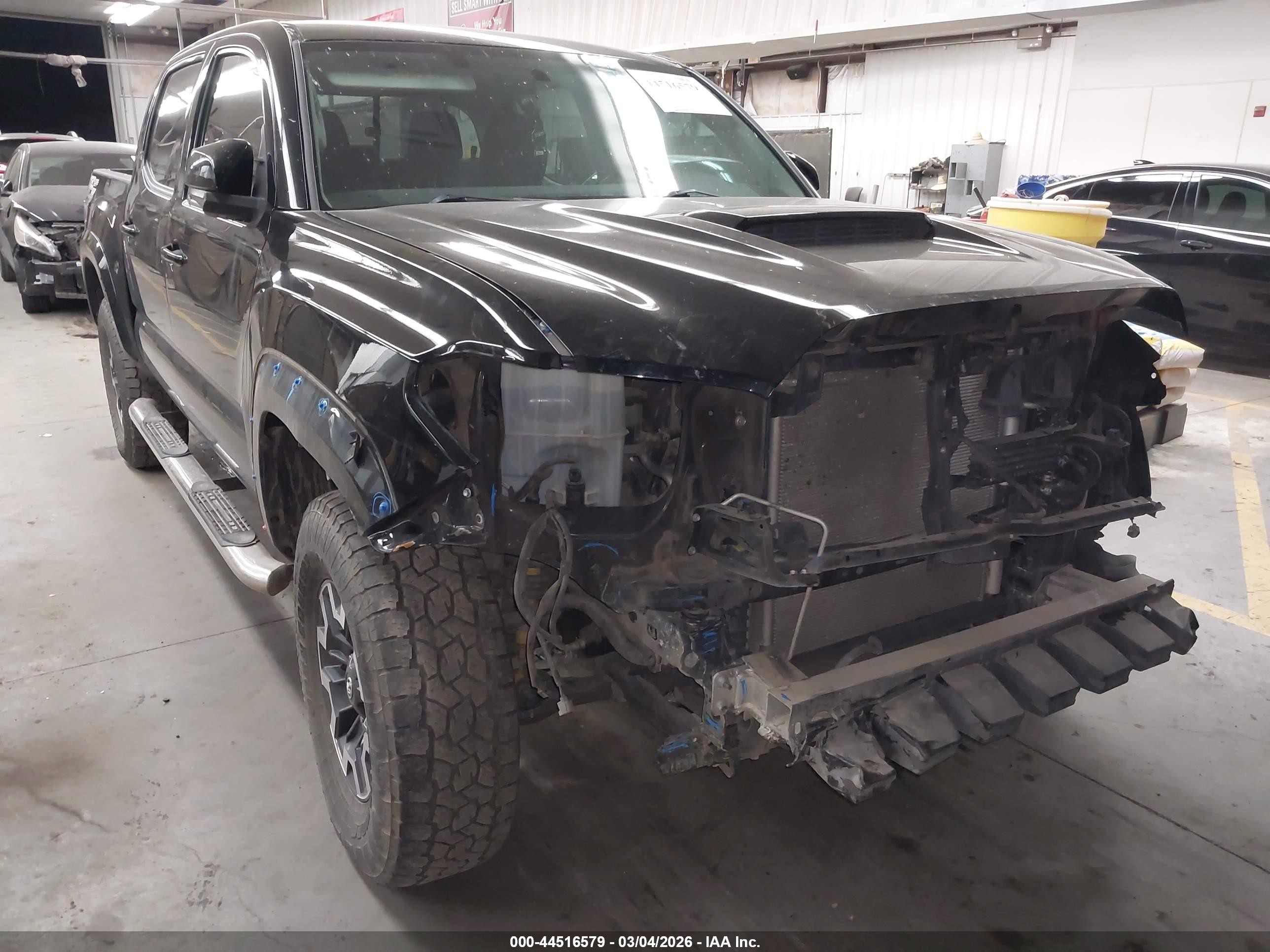 2017 Toyota Tacoma Sr5 V6 Black vin: 3TMCZ5AN1HM050800