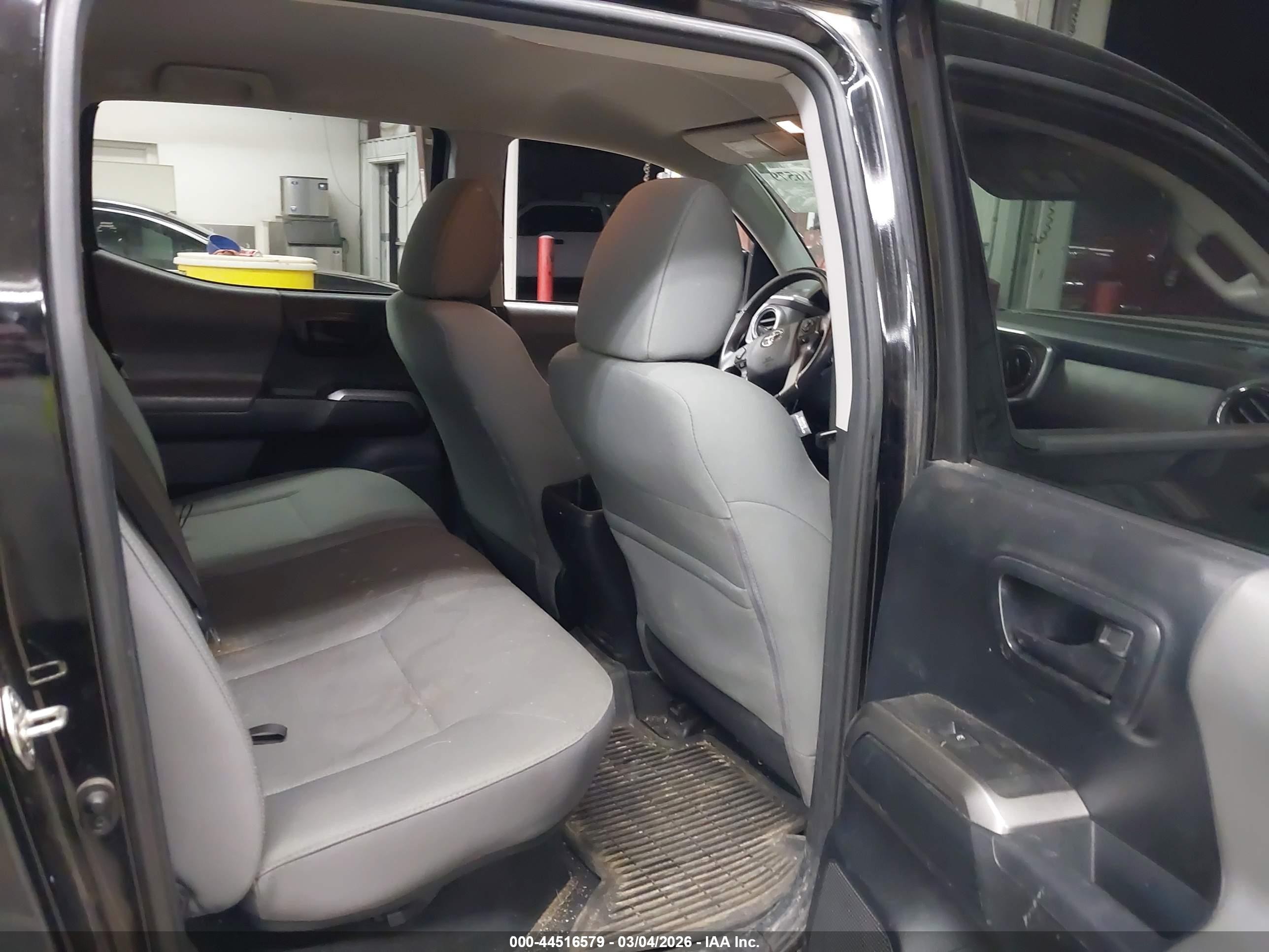 2017 Toyota Tacoma Sr5 V6 Black vin: 3TMCZ5AN1HM050800