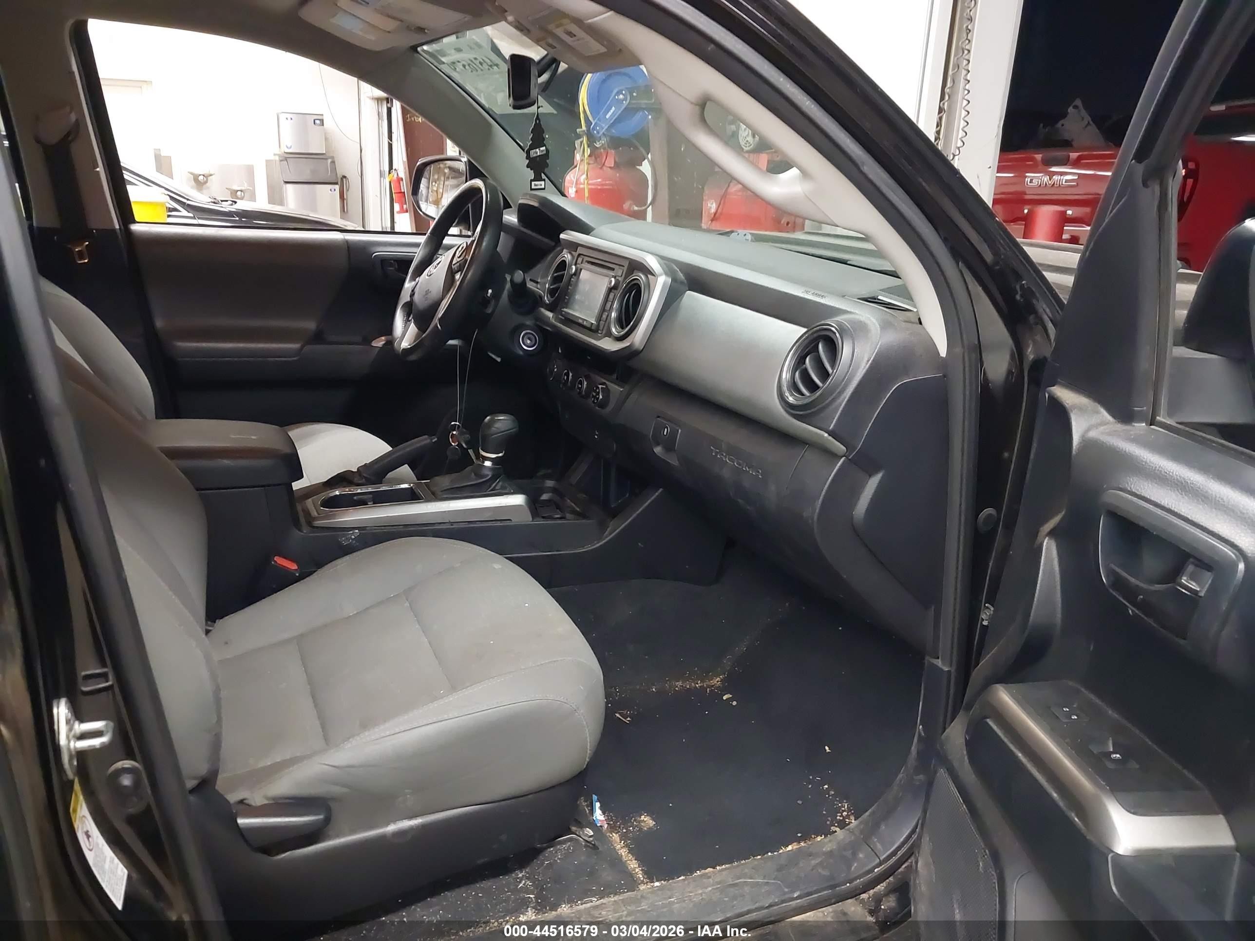 2017 Toyota Tacoma Sr5 V6 Black vin: 3TMCZ5AN1HM050800
