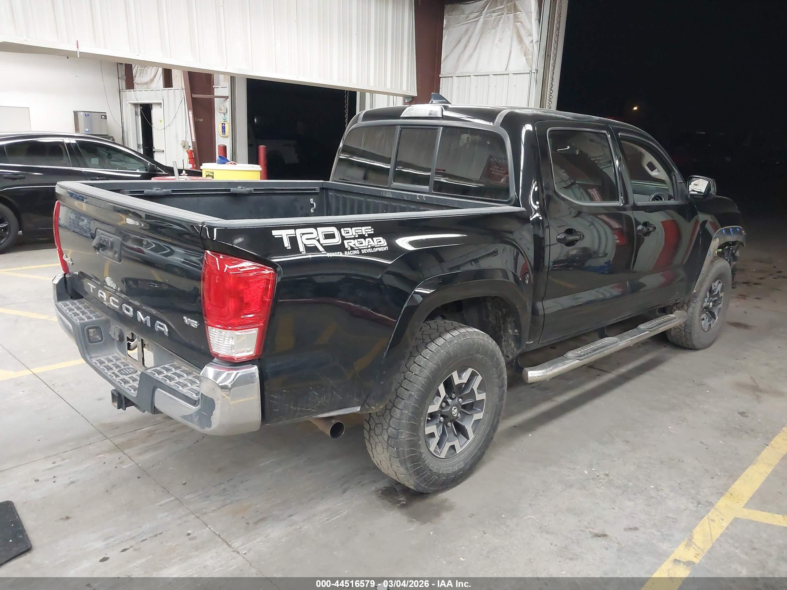 2017 Toyota Tacoma Sr5 V6 Black vin: 3TMCZ5AN1HM050800
