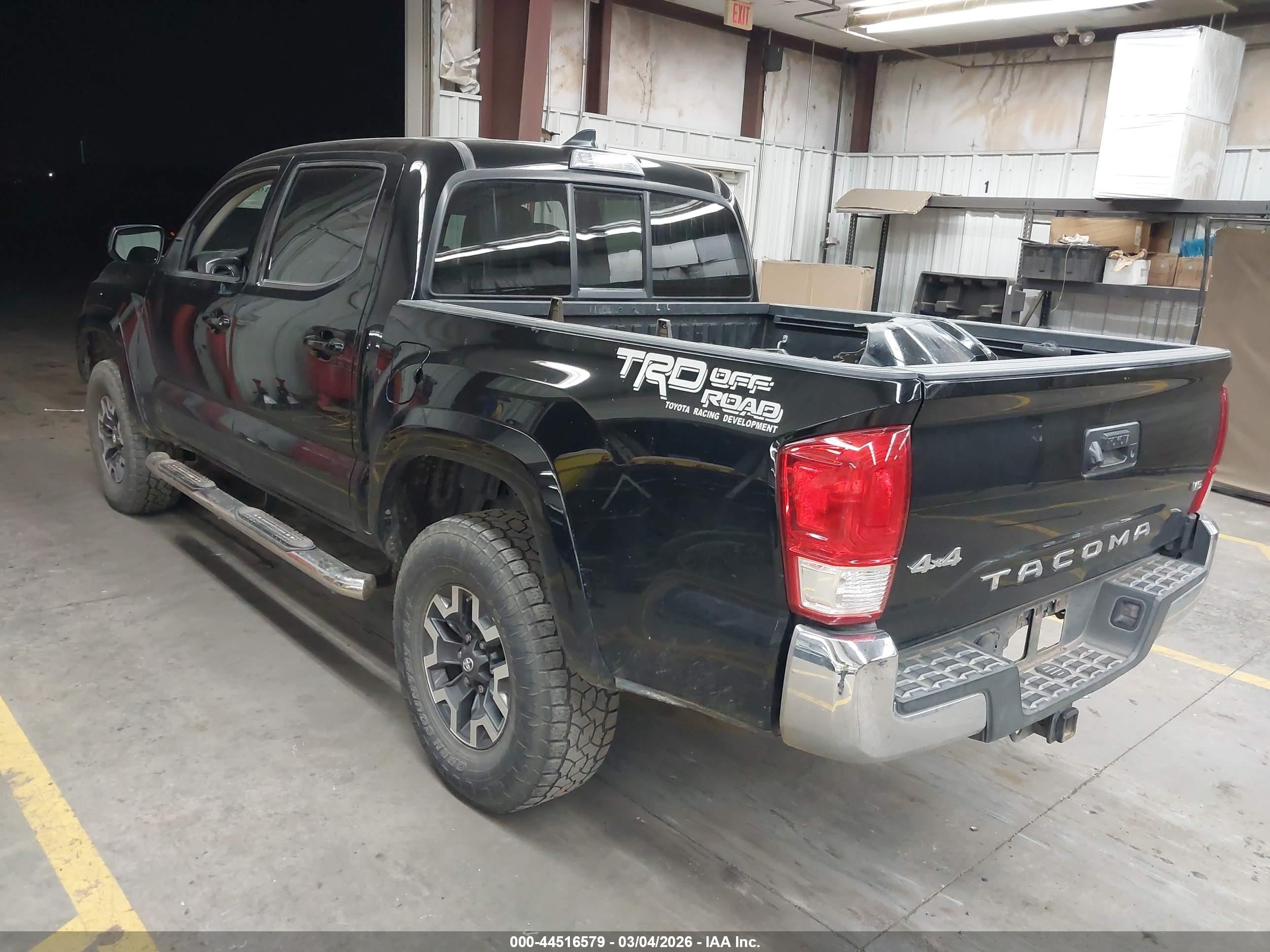 2017 Toyota Tacoma Sr5 V6 Black vin: 3TMCZ5AN1HM050800