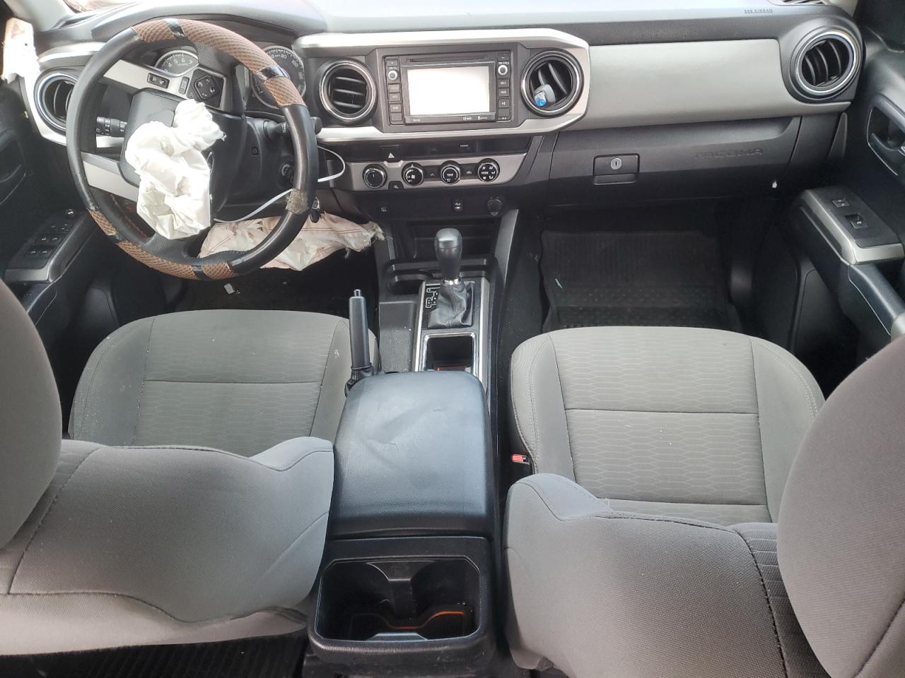 2017 Toyota Tacoma Double Cab Оранжевый vin: 3TMCZ5AN1HM073073