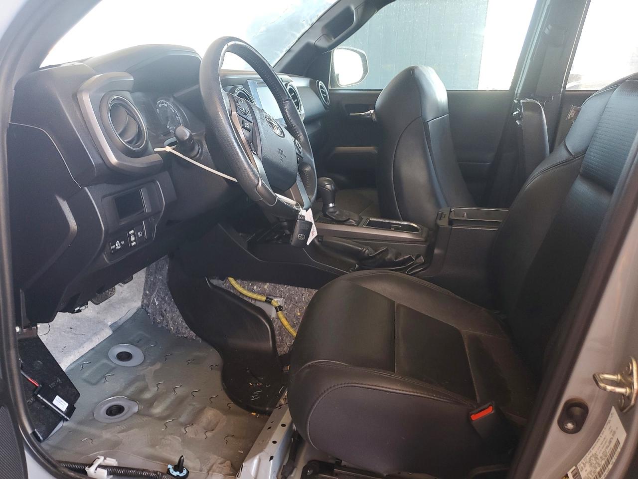 2018 Toyota Tacoma Trd Sport Gray vin: 3TMCZ5AN1JM155861