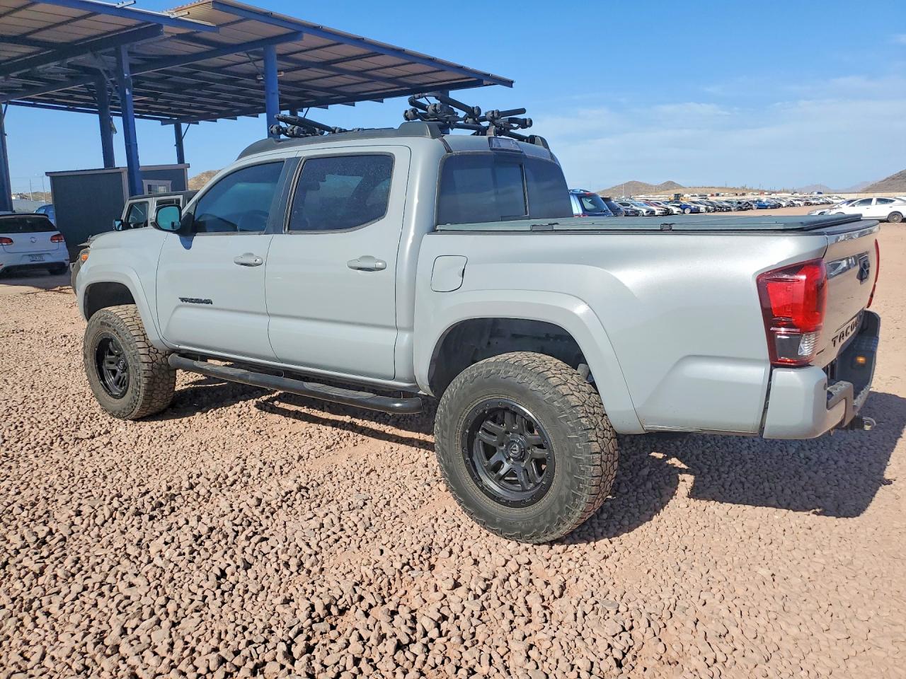 2018 Toyota Tacoma Trd Sport Gray vin: 3TMCZ5AN1JM155861