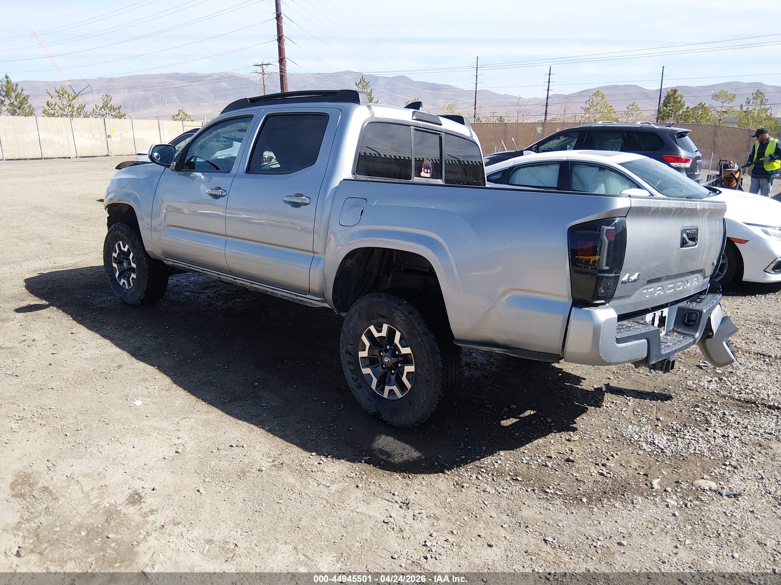 2021 Toyota Tacoma Sr V6 Серебряный vin: 3TMCZ5AN1MM402669
