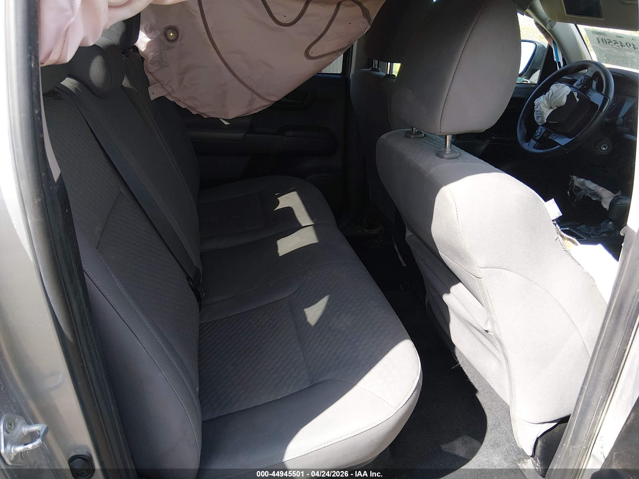 2021 Toyota Tacoma Sr V6 Серебряный vin: 3TMCZ5AN1MM402669