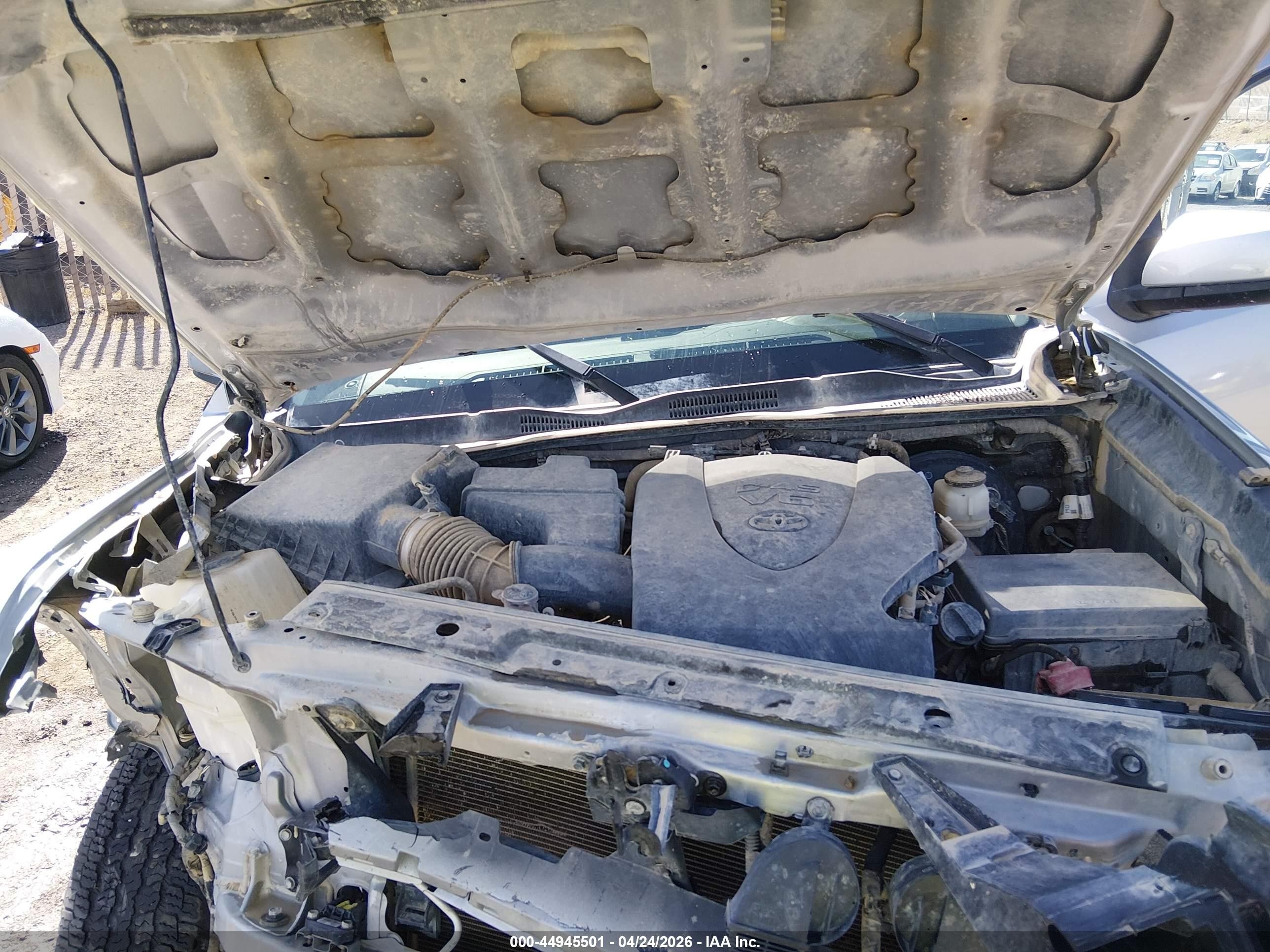 2021 Toyota Tacoma Sr V6 Серебряный vin: 3TMCZ5AN1MM402669