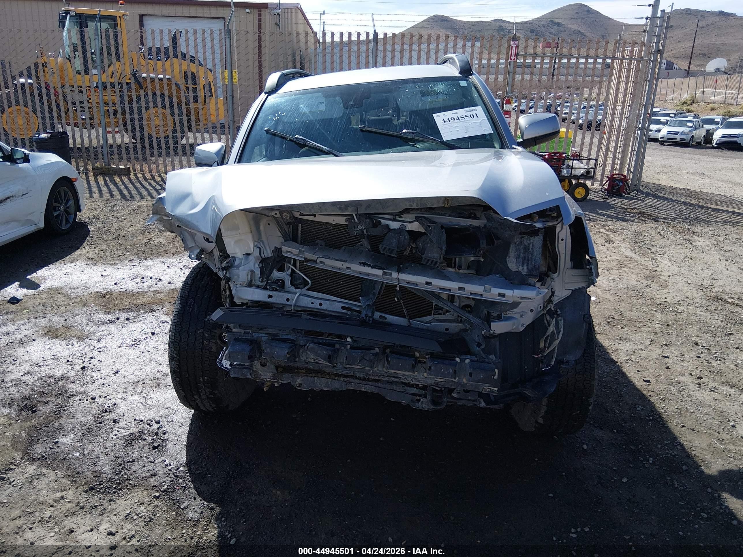 2021 Toyota Tacoma Sr V6 Серебряный vin: 3TMCZ5AN1MM402669