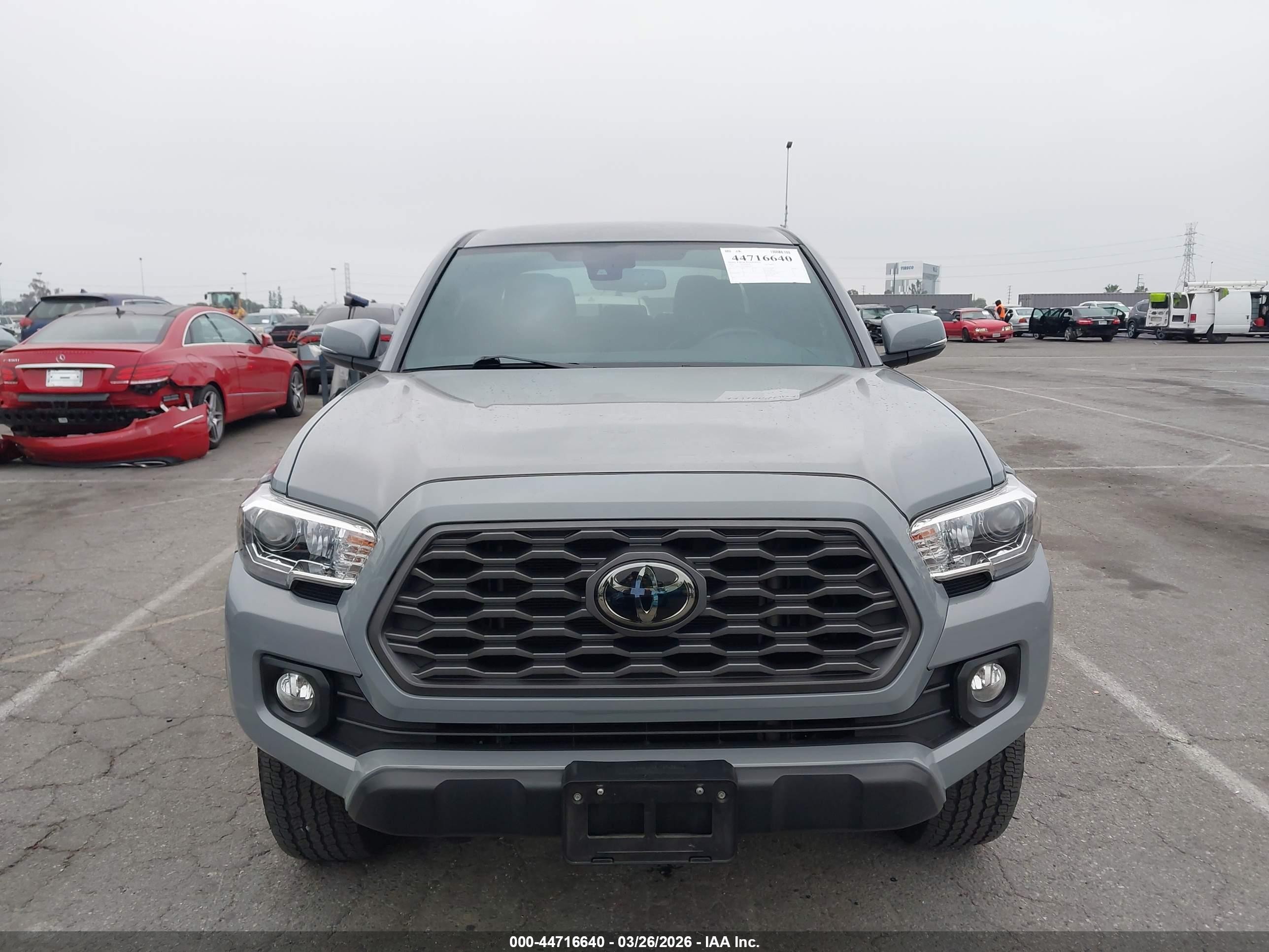 2021 Toyota Tacoma Trd Off-road Серый vin: 3TMCZ5AN1MM433839