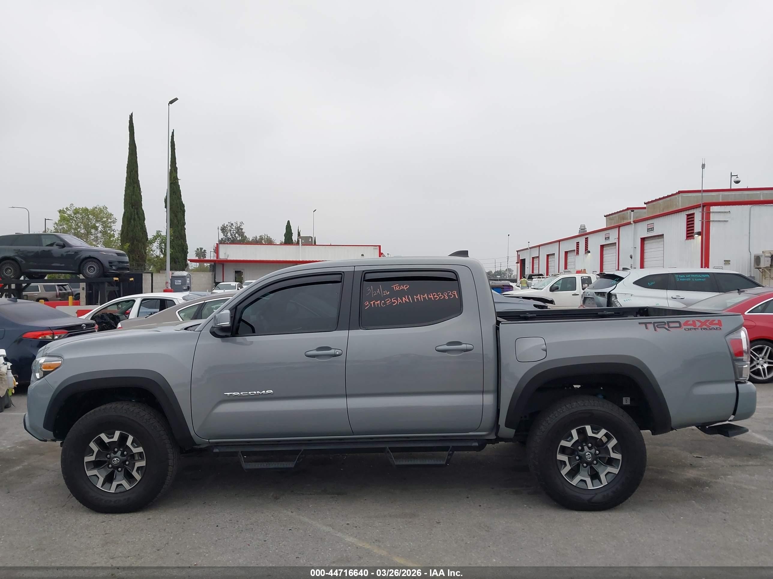 2021 Toyota Tacoma Trd Off-road Серый vin: 3TMCZ5AN1MM433839