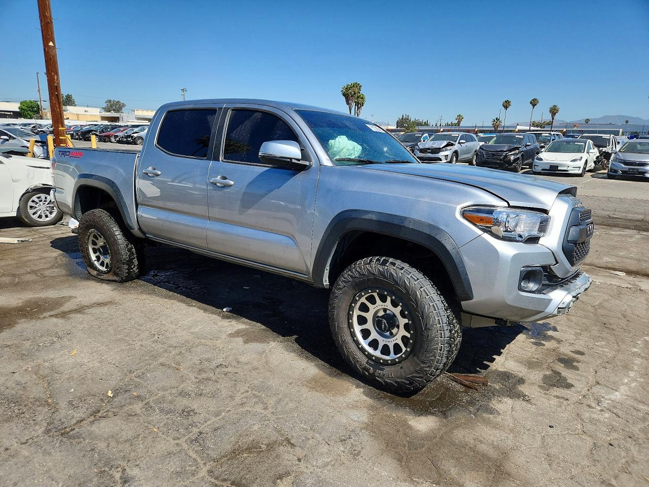 2023 Toyota Tacoma Trd Off-road Tan vin: 3TMCZ5AN1PM607011