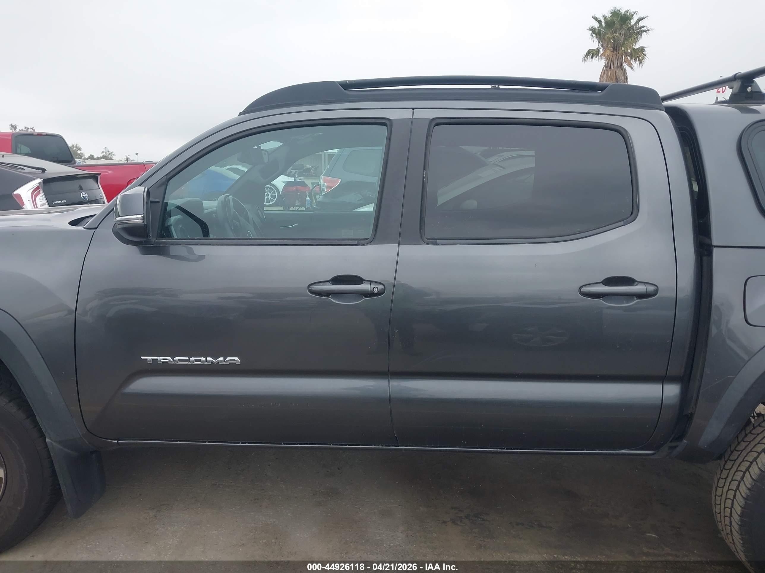 2016 Toyota Tacoma Trd Off Road Gray vin: 3TMCZ5AN2GM026889