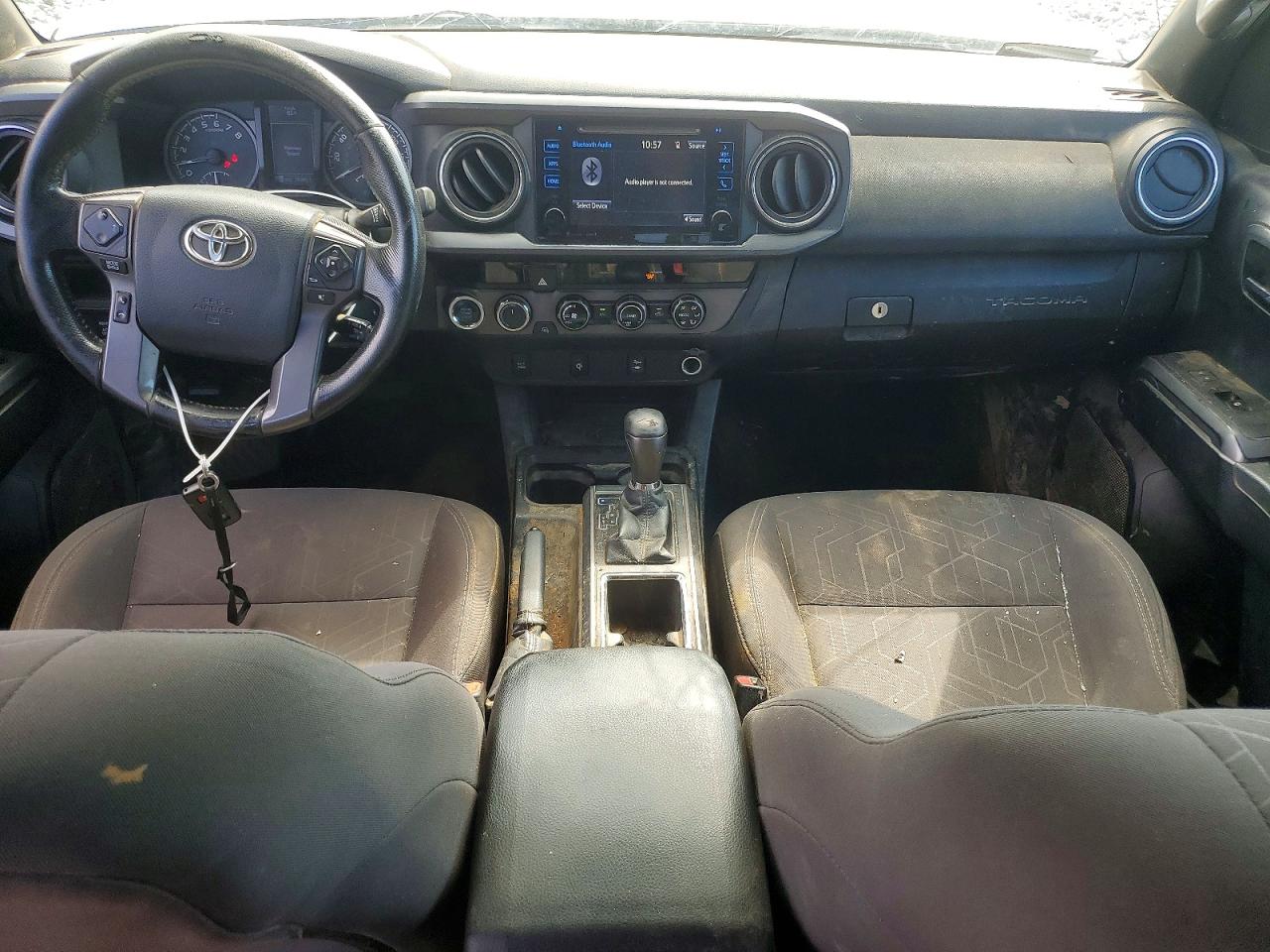 2017 Toyota Tacoma Trd Sport Silver vin: 3TMCZ5AN2HM085457