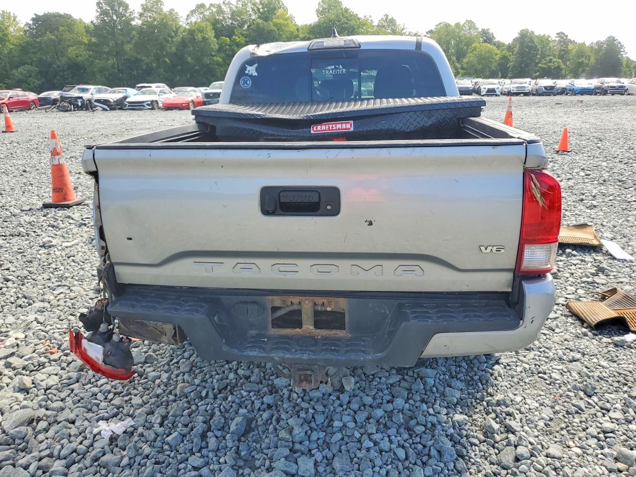 2017 Toyota Tacoma Trd Sport Silver vin: 3TMCZ5AN2HM085457
