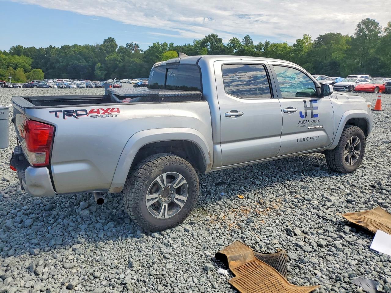 2017 Toyota Tacoma Trd Sport Silver vin: 3TMCZ5AN2HM085457