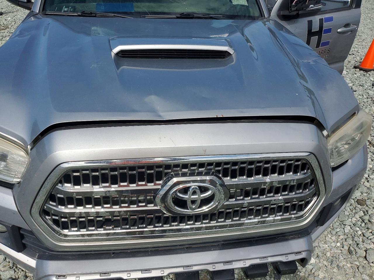 2017 Toyota Tacoma Trd Sport Silver vin: 3TMCZ5AN2HM085457