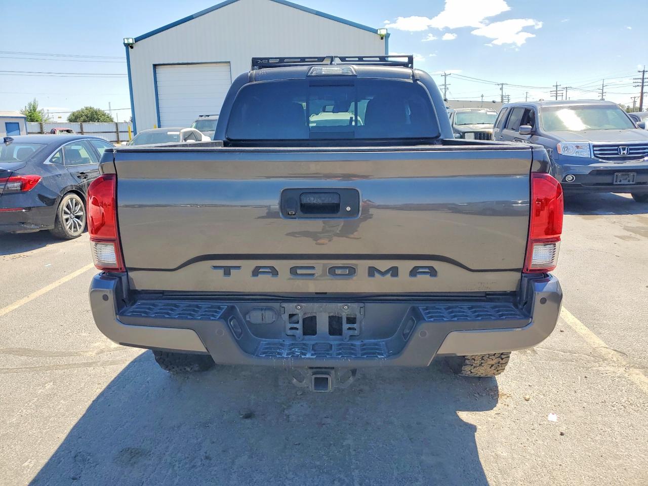2018 Toyota Tacoma Trd Off-road Charcoal vin: 3TMCZ5AN2JM152158