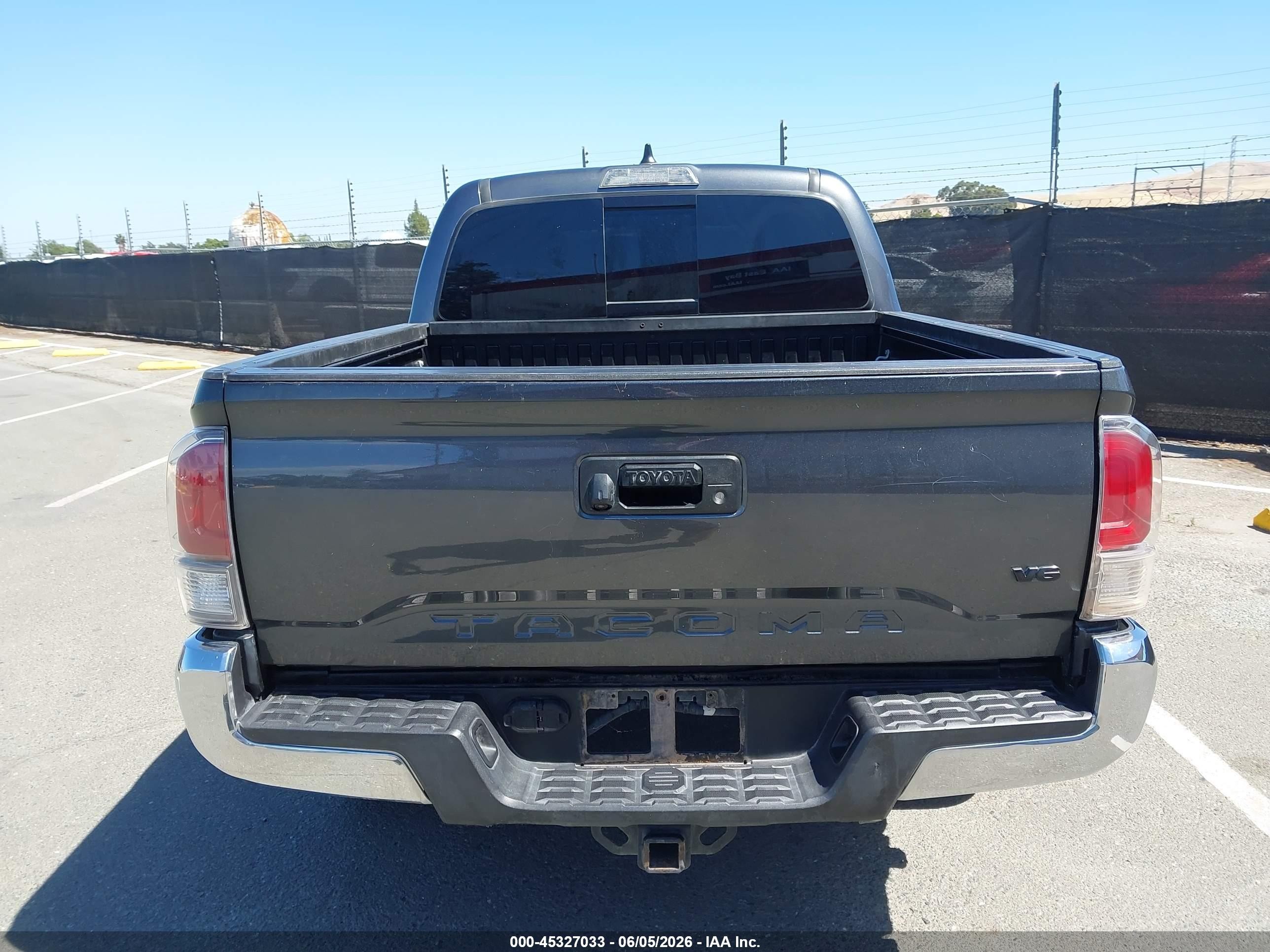 2023 Toyota Tacoma Trd Off Road Gray vin: 3TMCZ5AN2PM553301