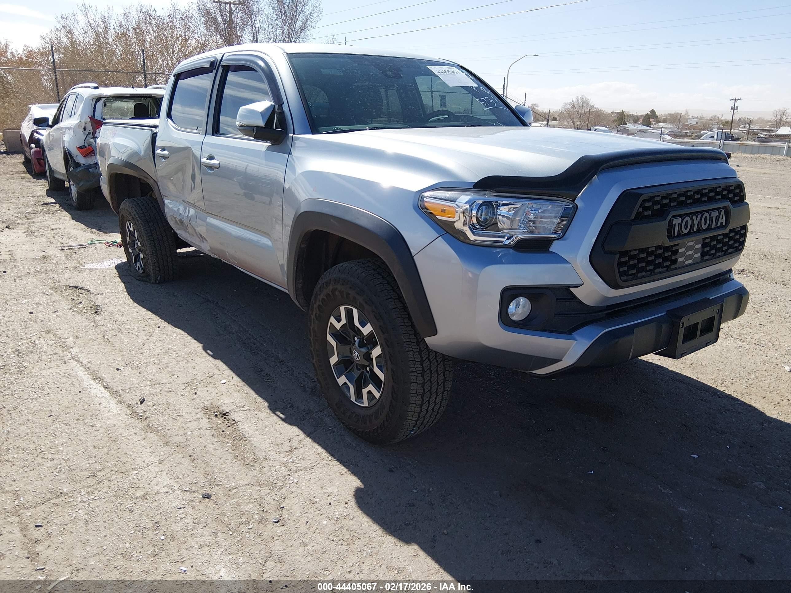 2022 Toyota Tacoma Trd Off Road Gray vin: 3TMCZ5AN3NM495731