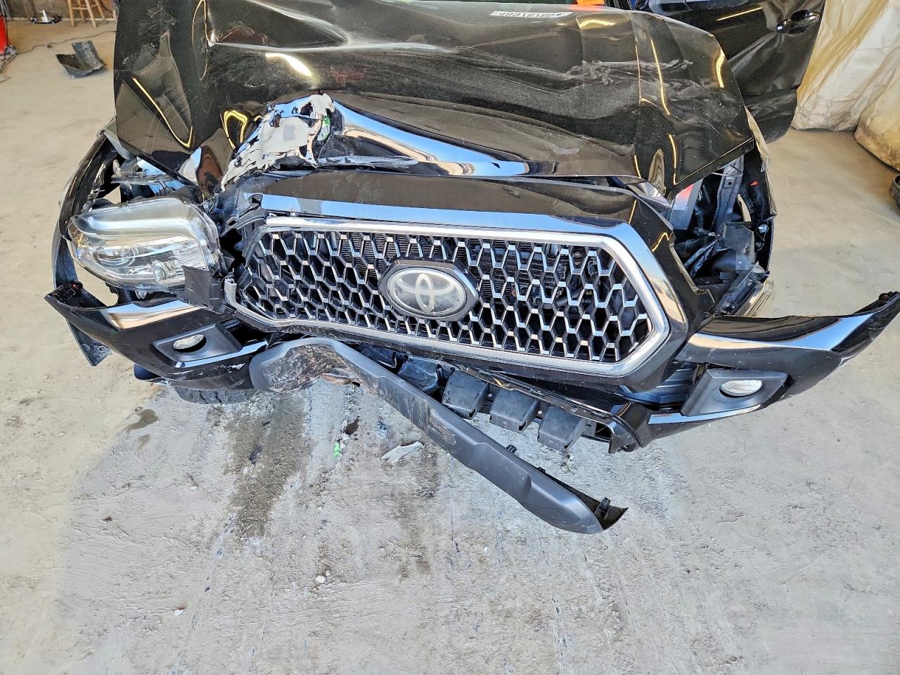2018 Toyota Tacoma Trd Off-road Black vin: 3TMCZ5AN4JM133384